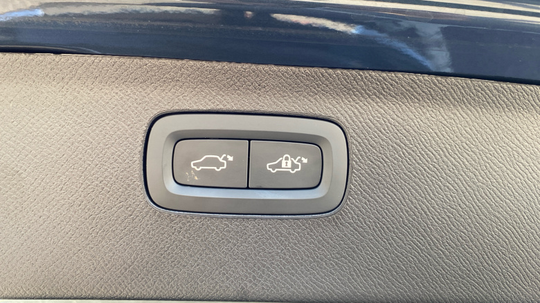 Volvo XC90 2.0 T8 PHEV Ultra Dark 5dr AWD Geartronic Estate